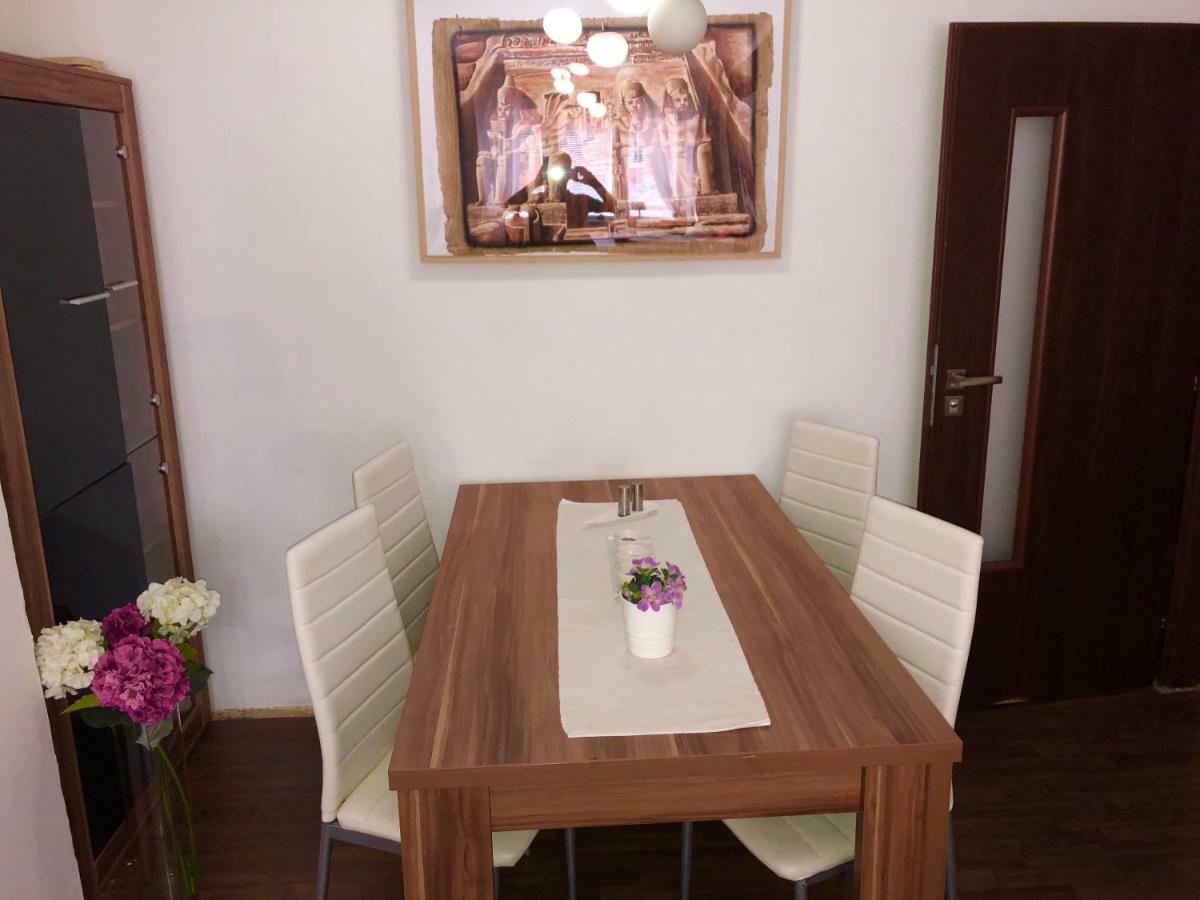 Ferienwohnung Apartman V Centru Mostu Exterior foto